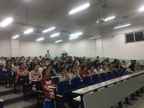 外事学院吃瓜视频,一场吃瓜视频引发的校园热议