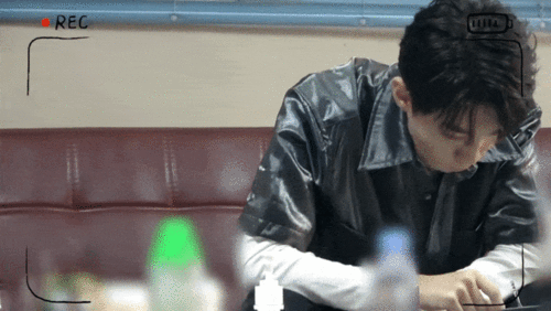 恐怖视频一边吃瓜一边看,边吃瓜边观恐怖视频，心跳加速的刺激体验