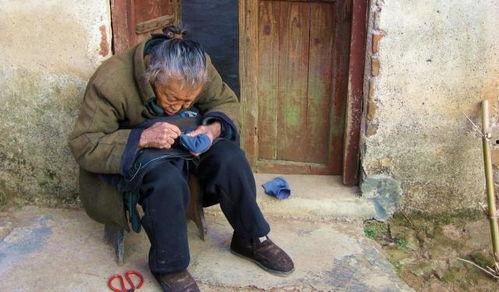 农村老人吃三瓜视频大全,视频大全揭秘健康生活之道