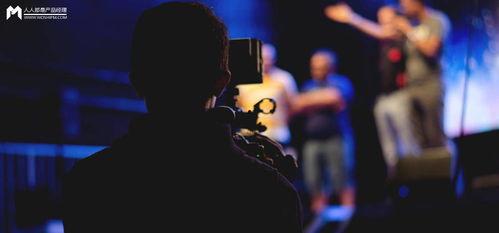 唱歌社团直播吃瓜视频,唱歌社团吃瓜瞬间，幕后故事引热议