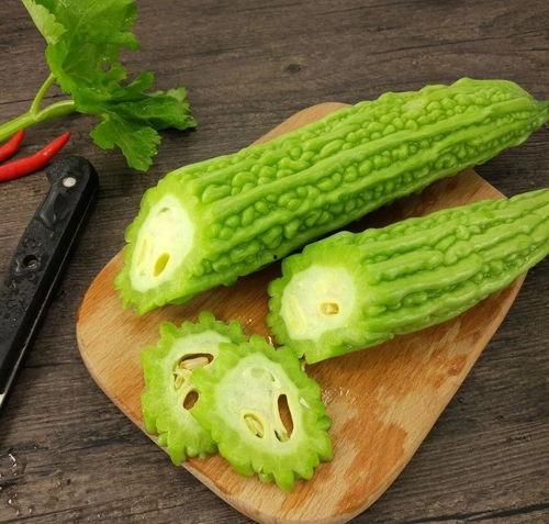 南方人吃瓜要撒盐嘛视频,为何要撒盐？揭秘背后的饮食文化